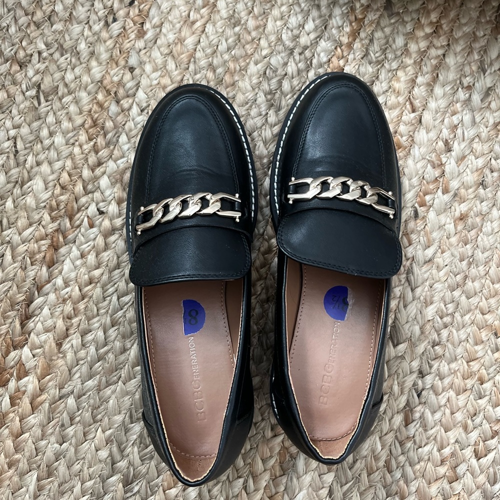 BCBG Loafers with chain
